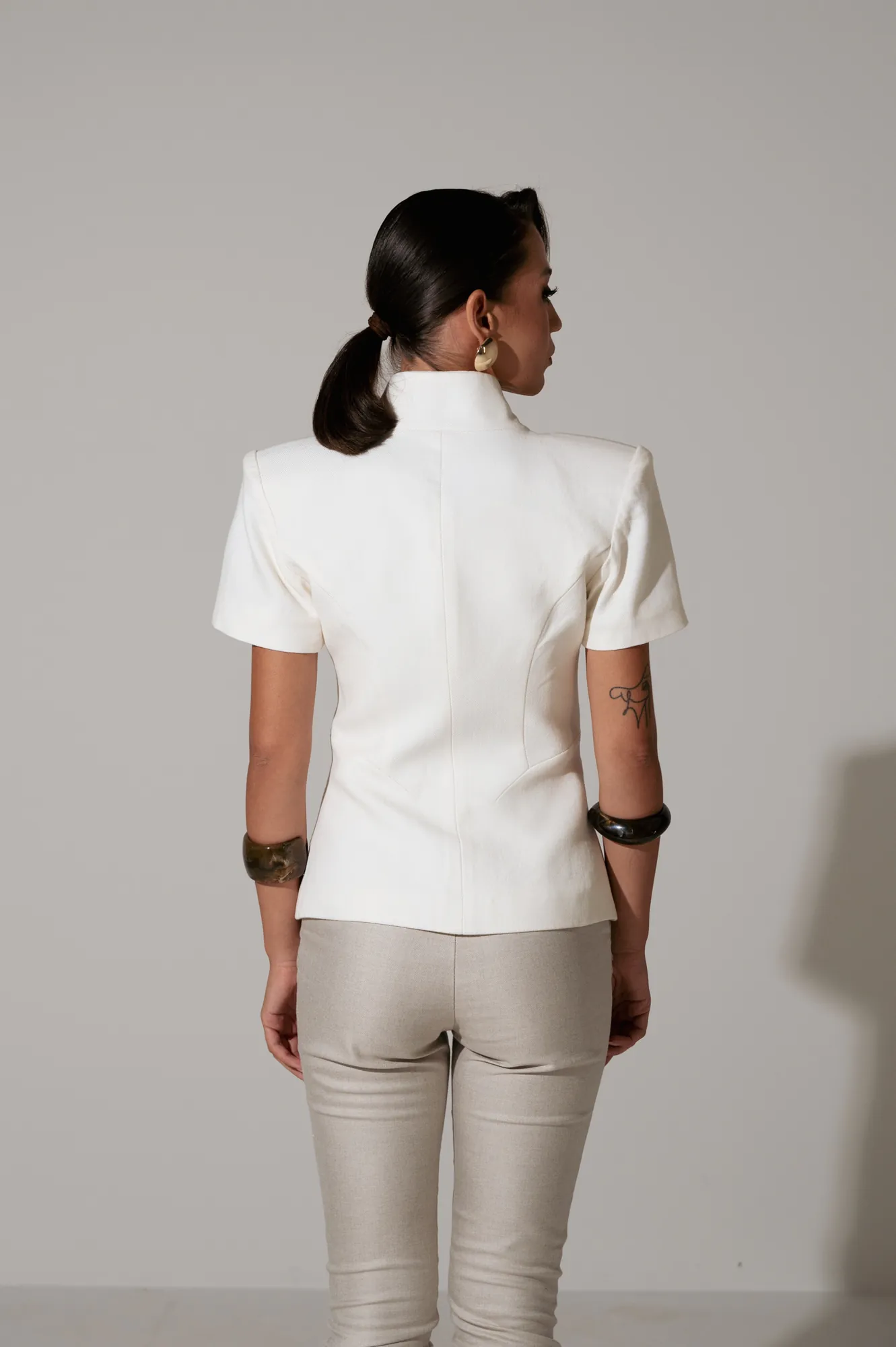 SHORT-SLEEVE BLAZER — detail